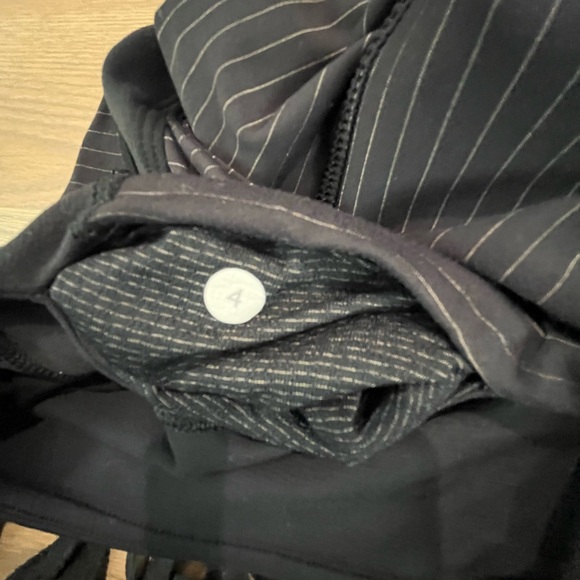 Lululemon athletica white strip capri leggings size 4 - Picture 8 of 10